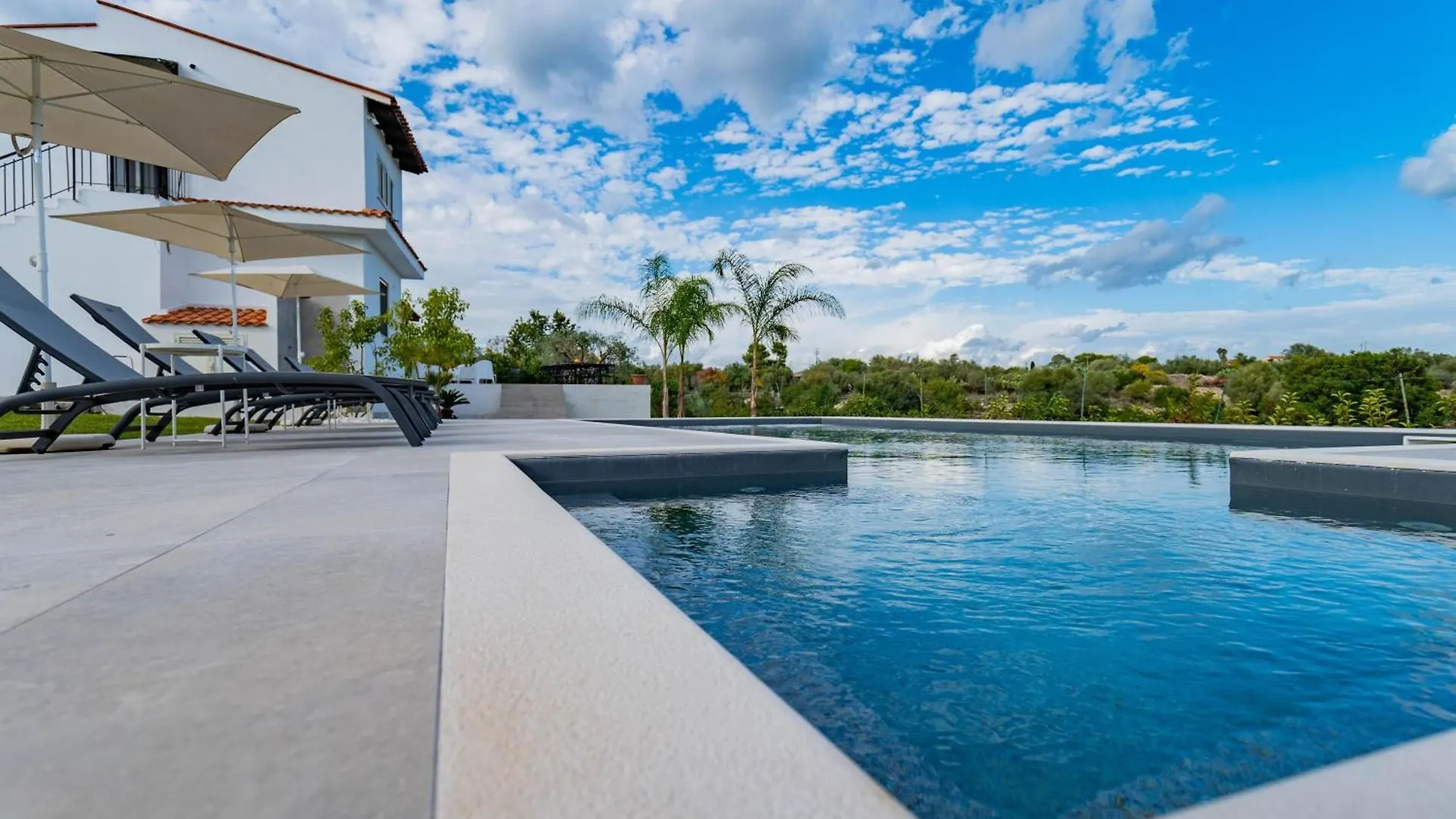 Villa Della Serenita أفراغولا