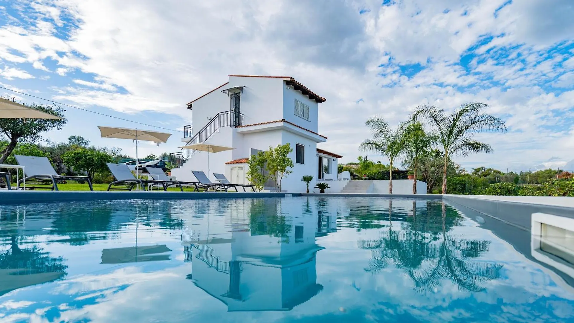 Villa Della Serenita أفراغولا